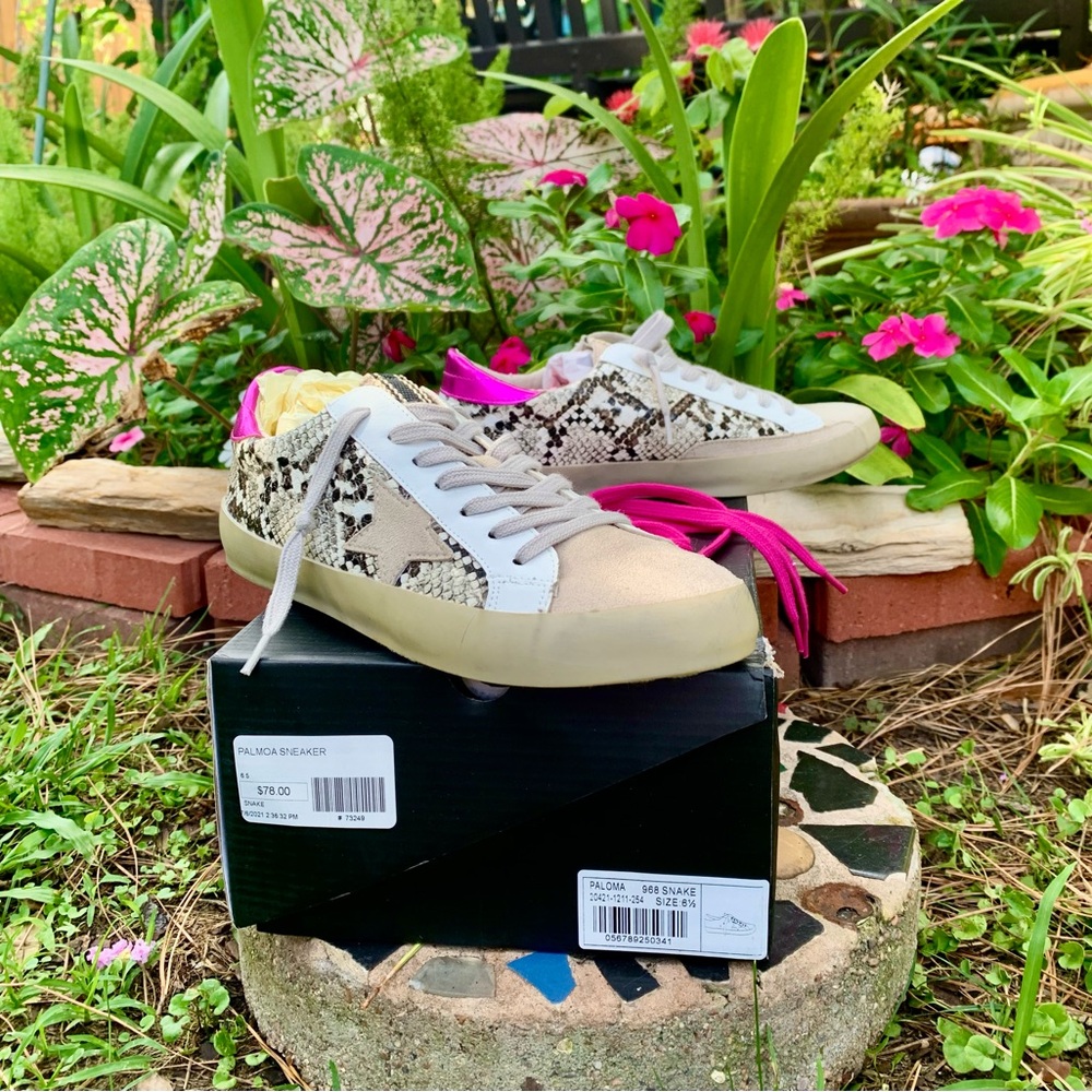 Trendy Snake Print Sneakers